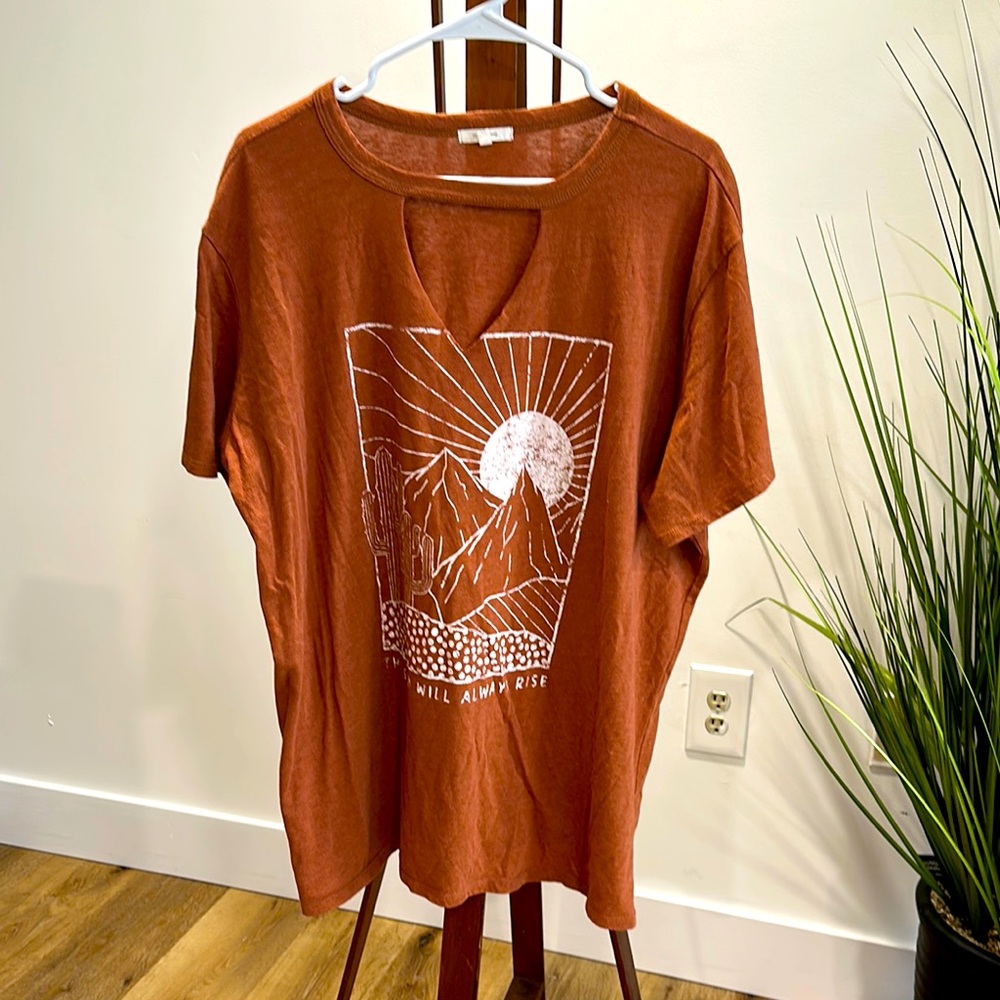 Rust Graphic Women's Top